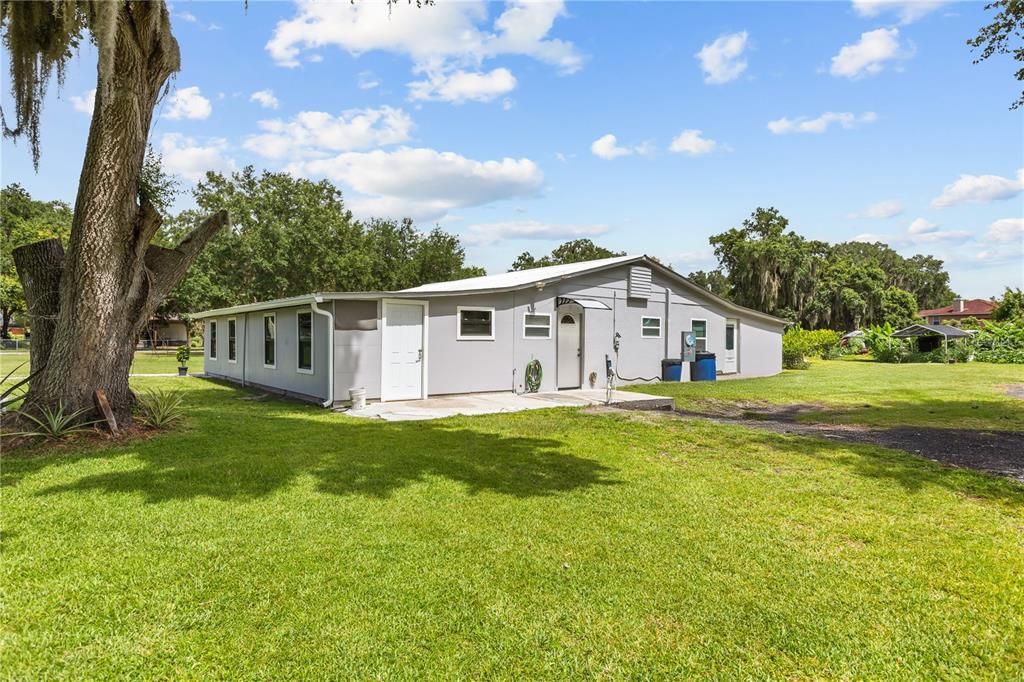 For Sale: $675,000 (3 beds, 3 baths, 1943 Square Feet)