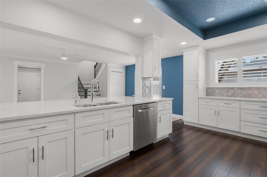 For Sale: $885,000 (3 beds, 2 baths, 2302 Square Feet)