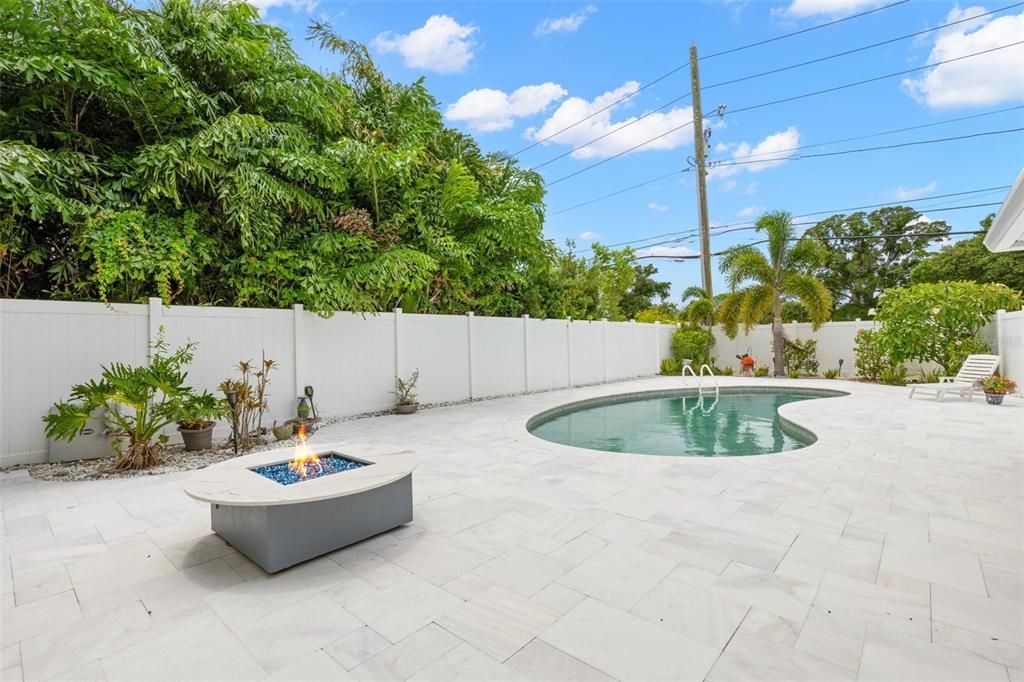 For Sale: $885,000 (3 beds, 2 baths, 2302 Square Feet)