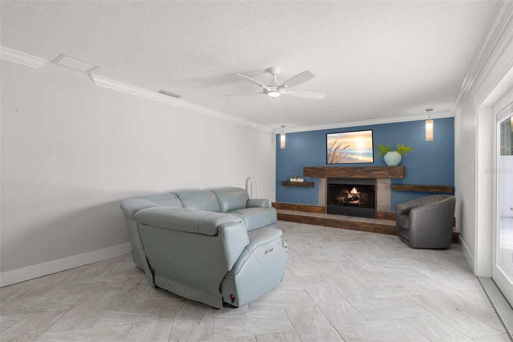 For Sale: $885,000 (3 beds, 2 baths, 2302 Square Feet)