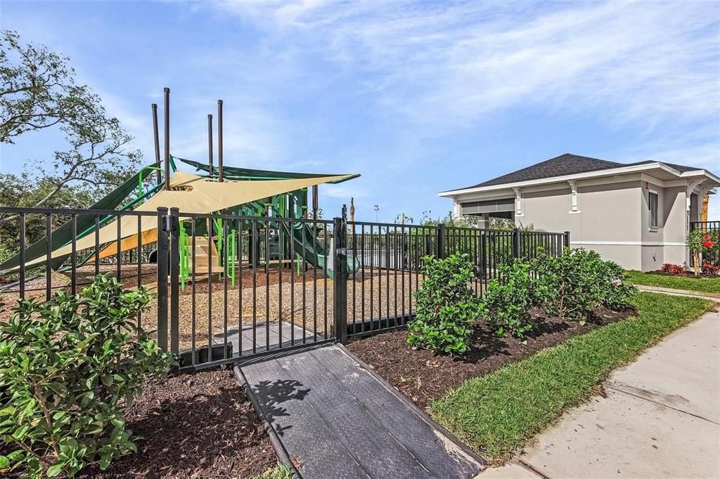 For Rent: $2,200 (3 beds, 2 baths, 1352 Square Feet)