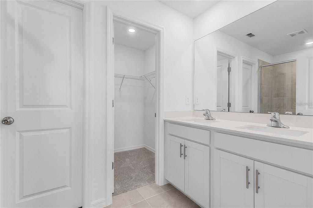 For Rent: $2,200 (3 beds, 2 baths, 1352 Square Feet)