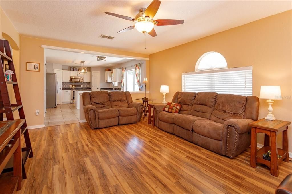 For Sale: $360,000 (4 beds, 2 baths, 2358 Square Feet)