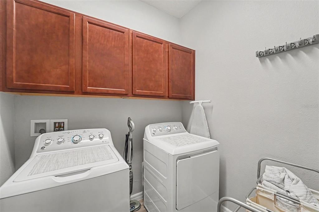 For Sale: $465,000 (4 beds, 3 baths, 2943 Square Feet)