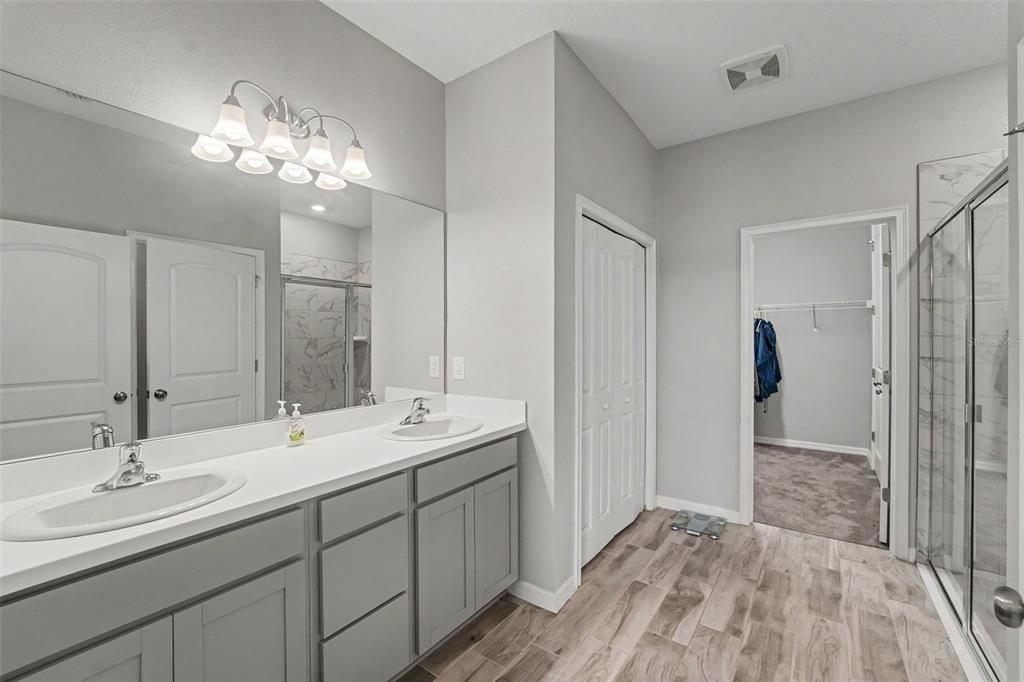 For Sale: $465,000 (4 beds, 3 baths, 2943 Square Feet)