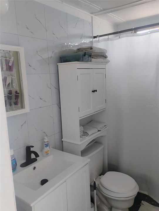 На продажу: $128,000 (2 спален, 2 ванн, 720 Квадратных фут)