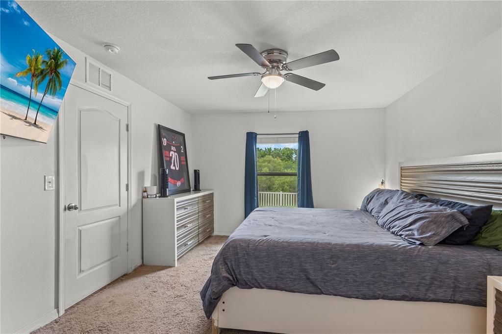 For Sale: $259,950 (3 beds, 2 baths, 1404 Square Feet)