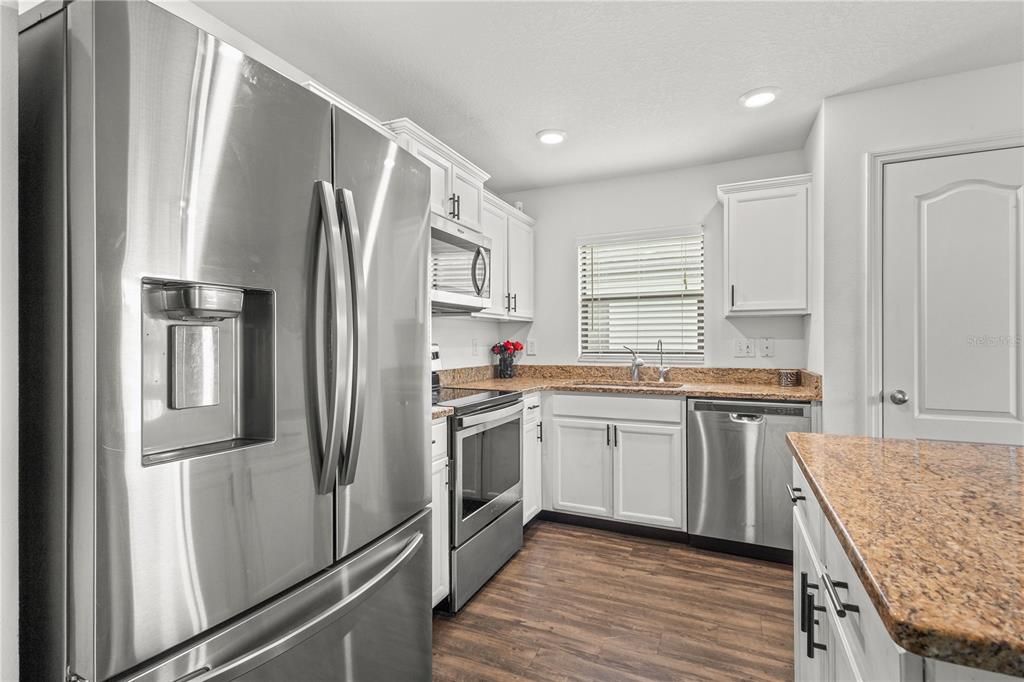 For Sale: $259,950 (3 beds, 2 baths, 1404 Square Feet)