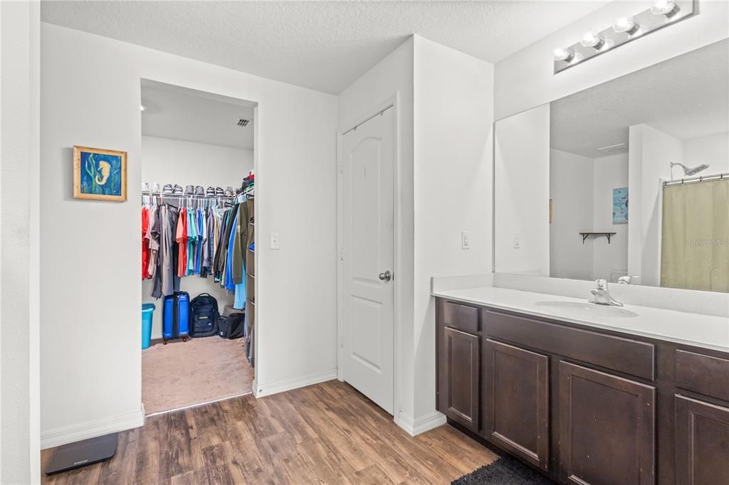 For Sale: $259,950 (3 beds, 2 baths, 1404 Square Feet)