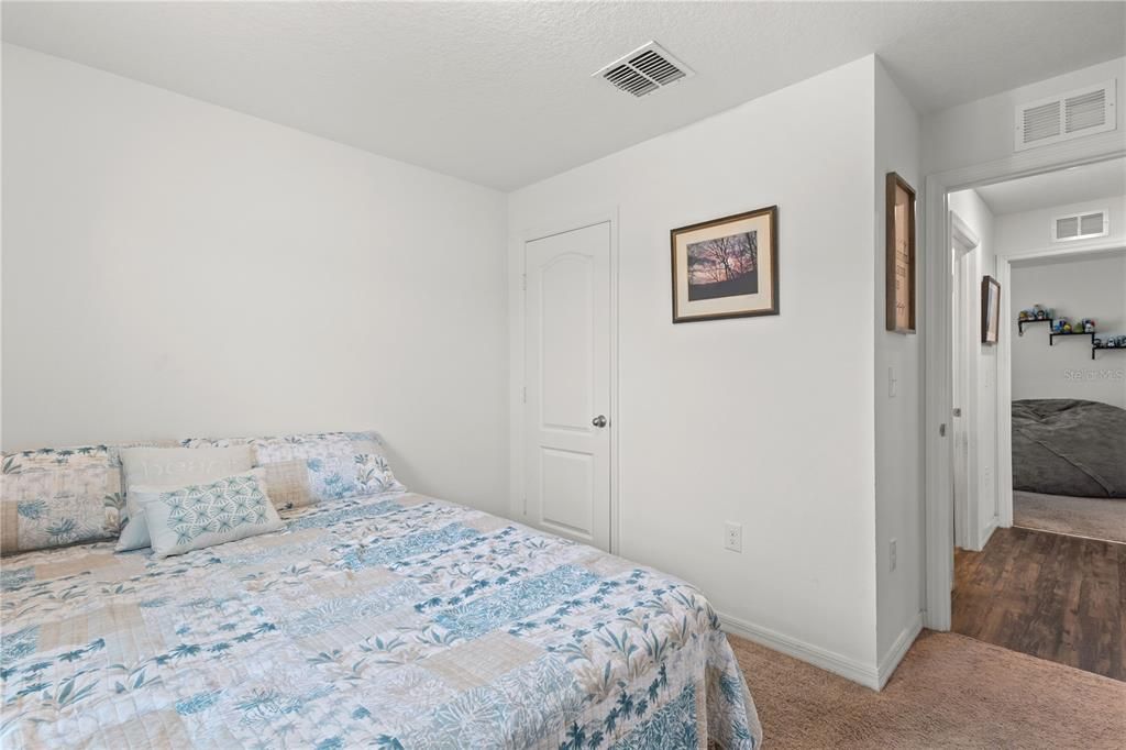 For Sale: $259,950 (3 beds, 2 baths, 1404 Square Feet)