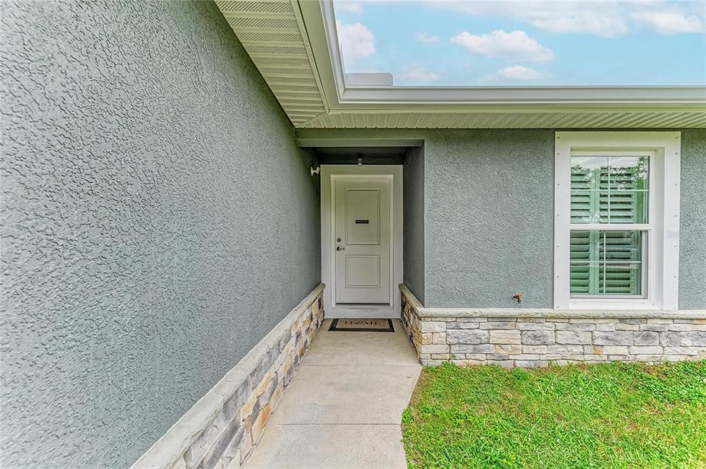 For Sale: $409,000 (2 beds, 2 baths, 1201 Square Feet)