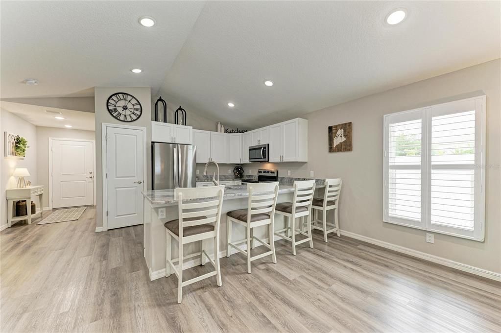 For Sale: $409,000 (2 beds, 2 baths, 1201 Square Feet)