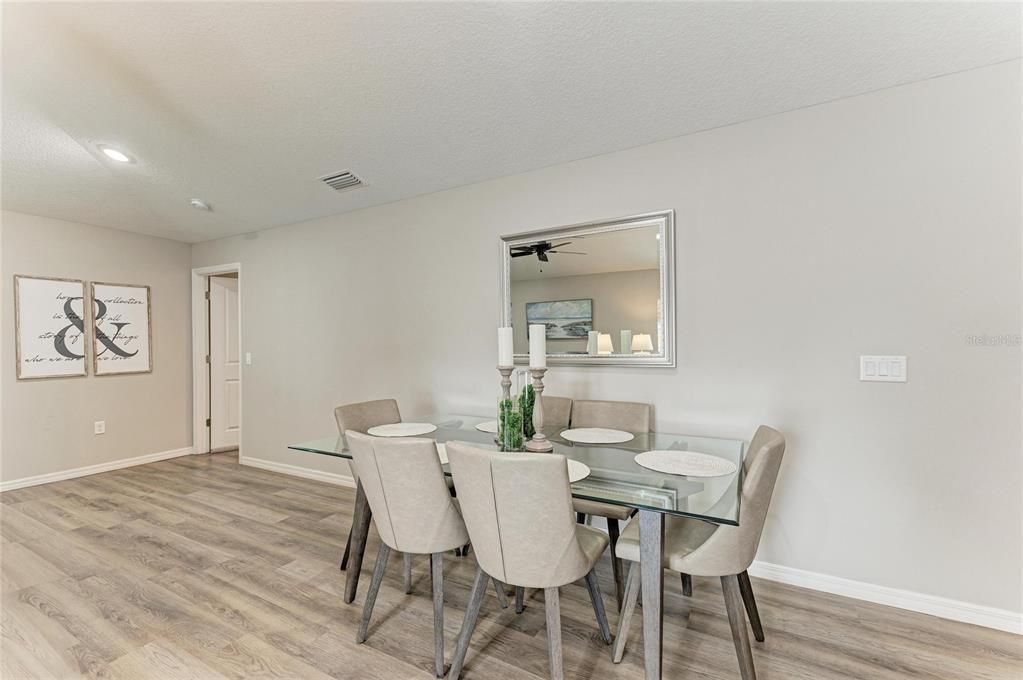 For Sale: $409,000 (2 beds, 2 baths, 1201 Square Feet)