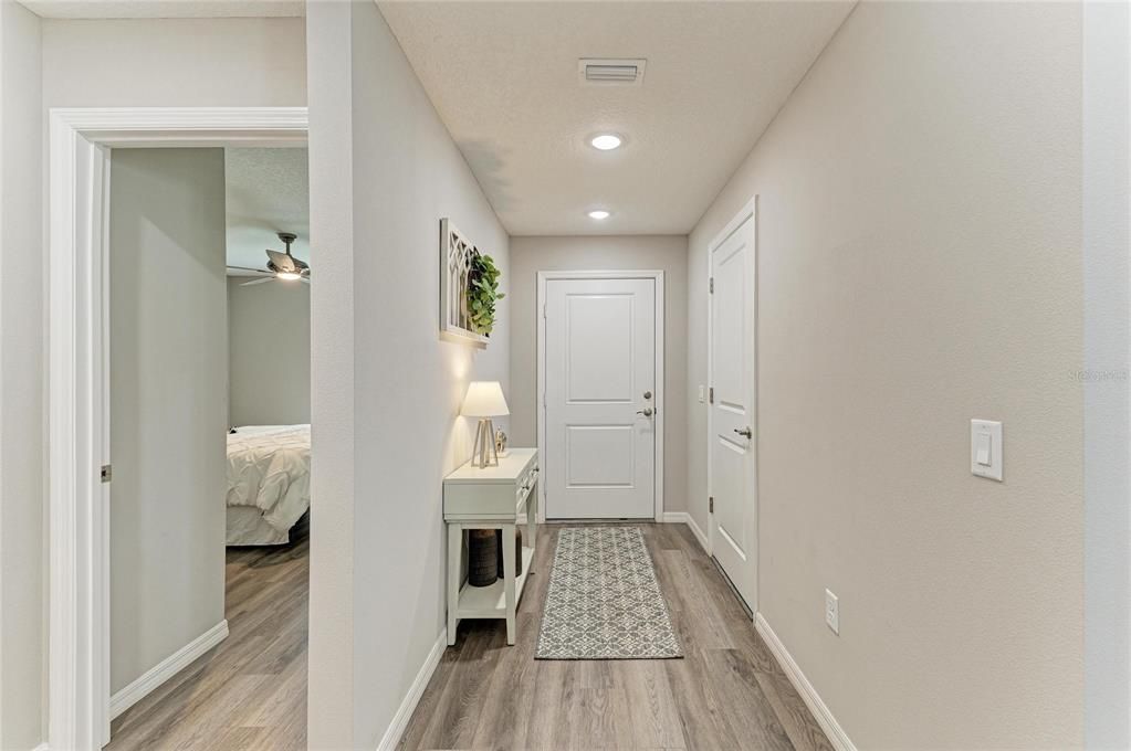 For Sale: $409,000 (2 beds, 2 baths, 1201 Square Feet)