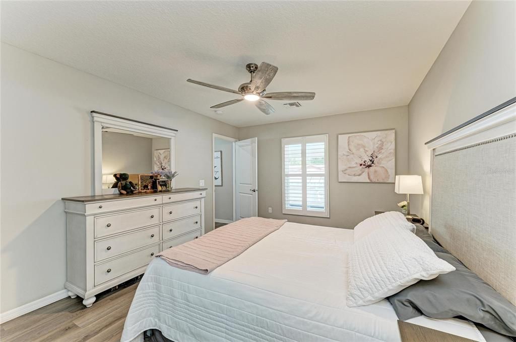 For Sale: $409,000 (2 beds, 2 baths, 1201 Square Feet)