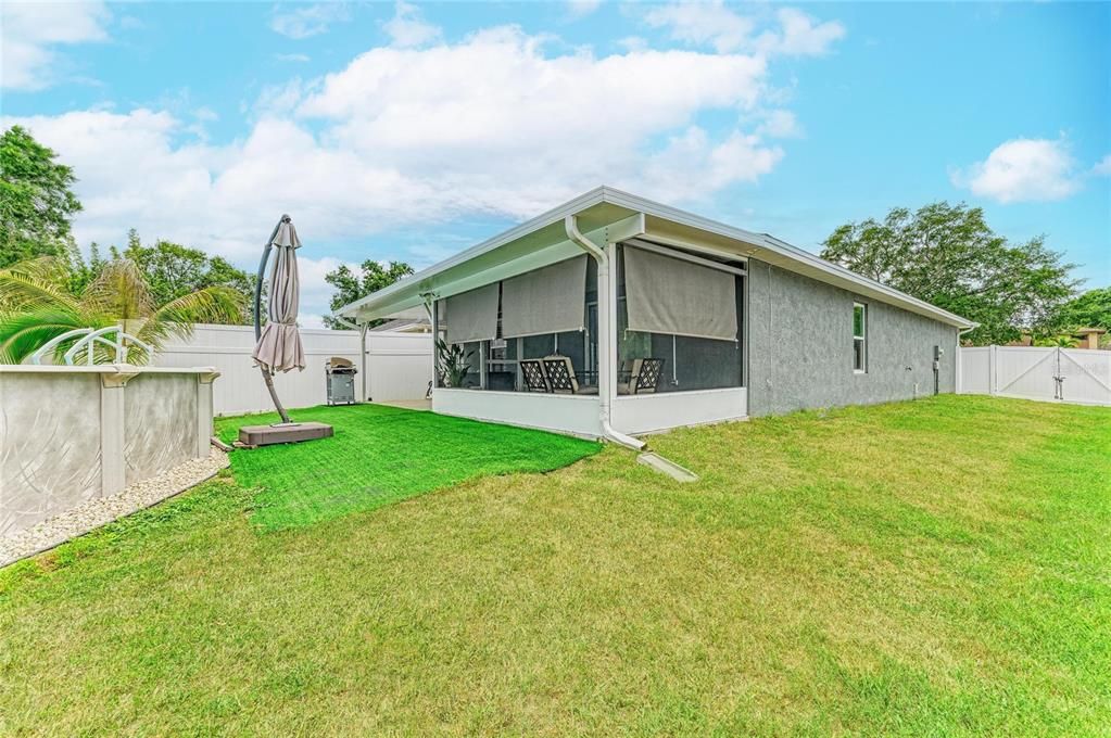 For Sale: $409,000 (2 beds, 2 baths, 1201 Square Feet)