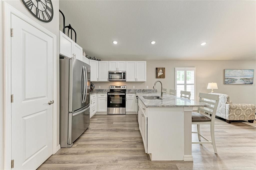 For Sale: $409,000 (2 beds, 2 baths, 1201 Square Feet)