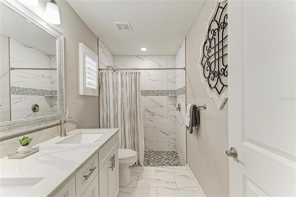 For Sale: $409,000 (2 beds, 2 baths, 1201 Square Feet)