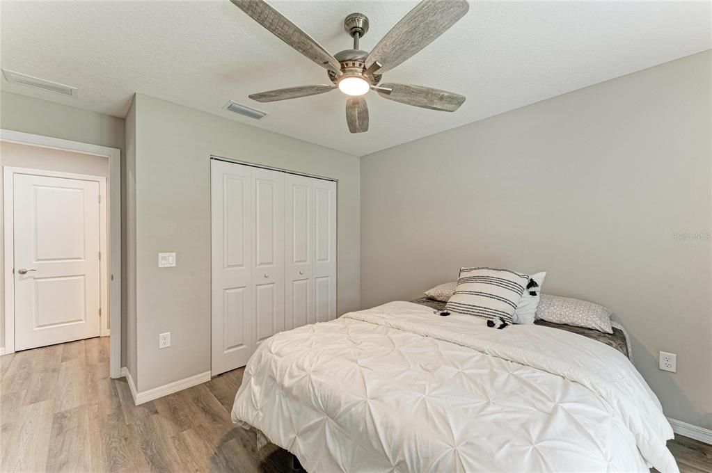 For Sale: $409,000 (2 beds, 2 baths, 1201 Square Feet)