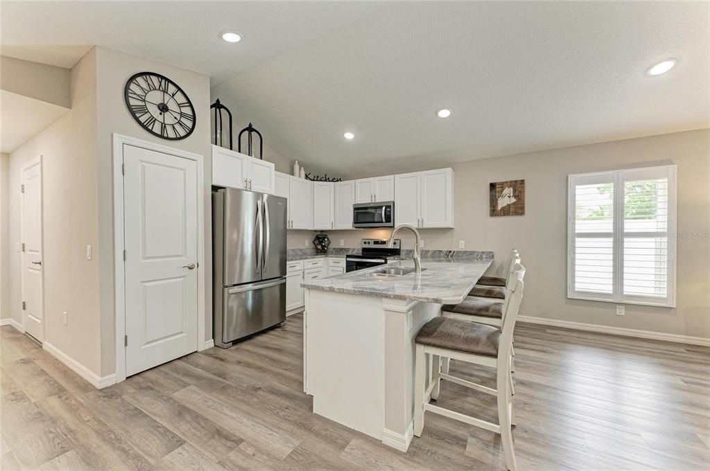 For Sale: $409,000 (2 beds, 2 baths, 1201 Square Feet)