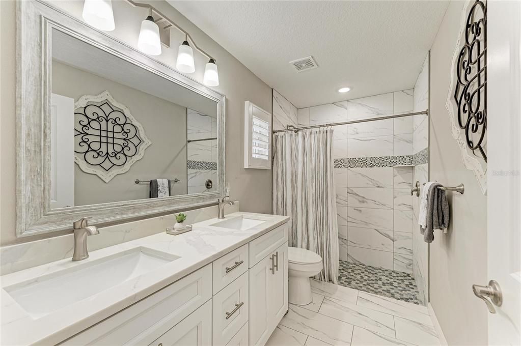 For Sale: $409,000 (2 beds, 2 baths, 1201 Square Feet)