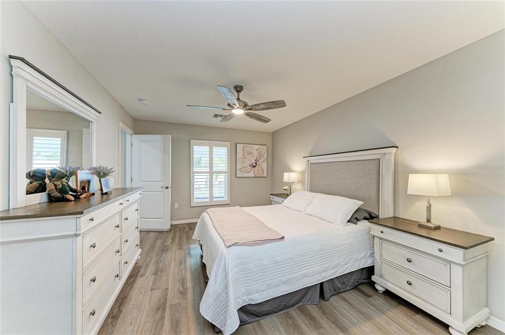 For Sale: $409,000 (2 beds, 2 baths, 1201 Square Feet)
