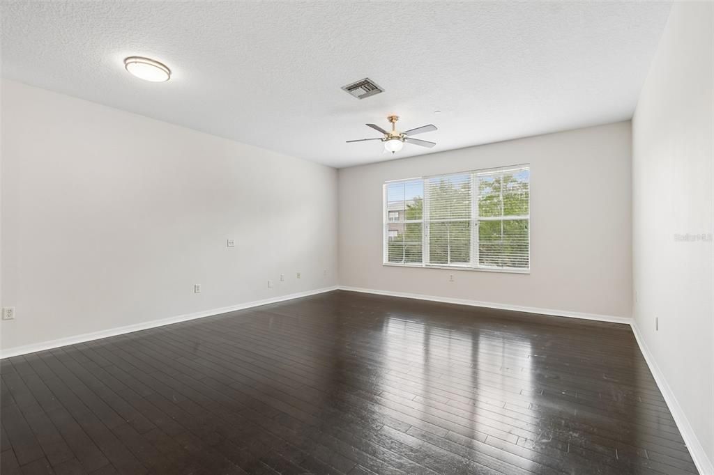 For Sale: $282,000 (4 beds, 4 baths, 2023 Square Feet)