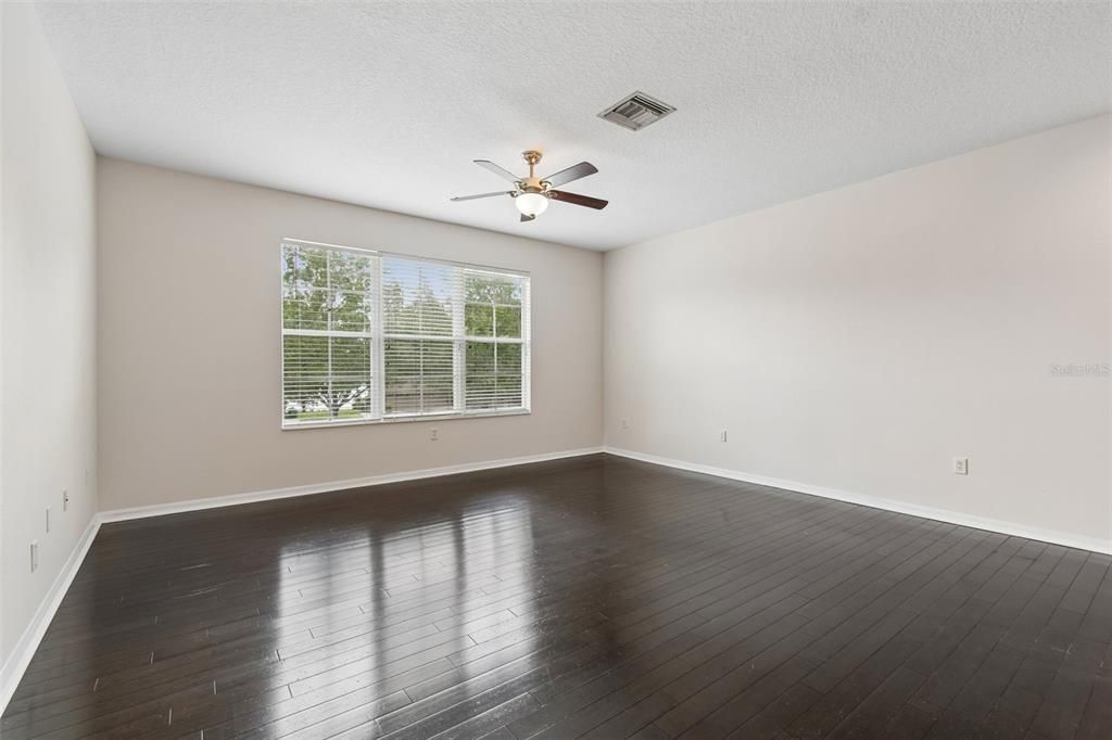 For Sale: $282,000 (4 beds, 4 baths, 2023 Square Feet)