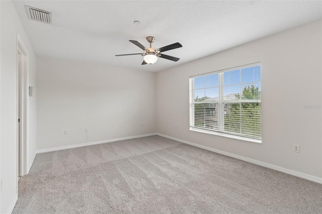 For Sale: $282,000 (4 beds, 4 baths, 2023 Square Feet)