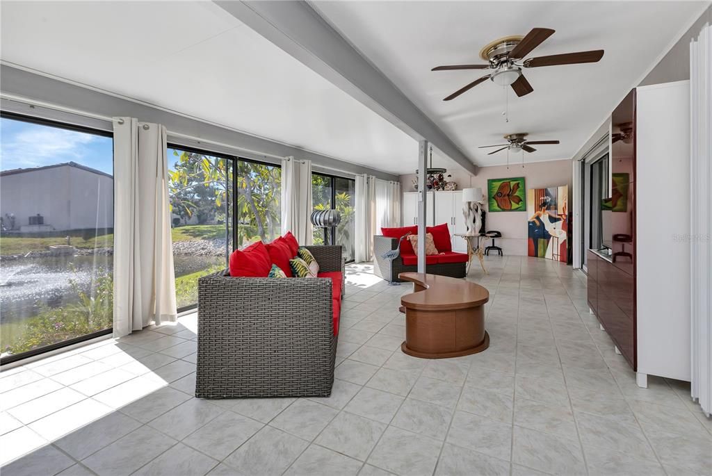 For Sale: $325,000 (3 beds, 2 baths, 2582 Square Feet)
