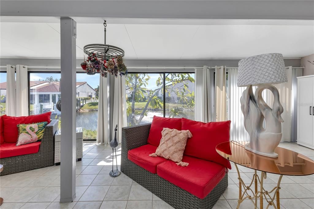 For Sale: $325,000 (3 beds, 2 baths, 2582 Square Feet)