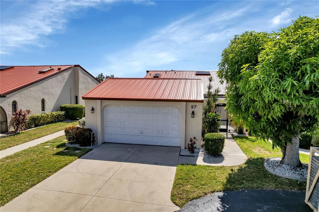 For Sale: $325,000 (3 beds, 2 baths, 2582 Square Feet)