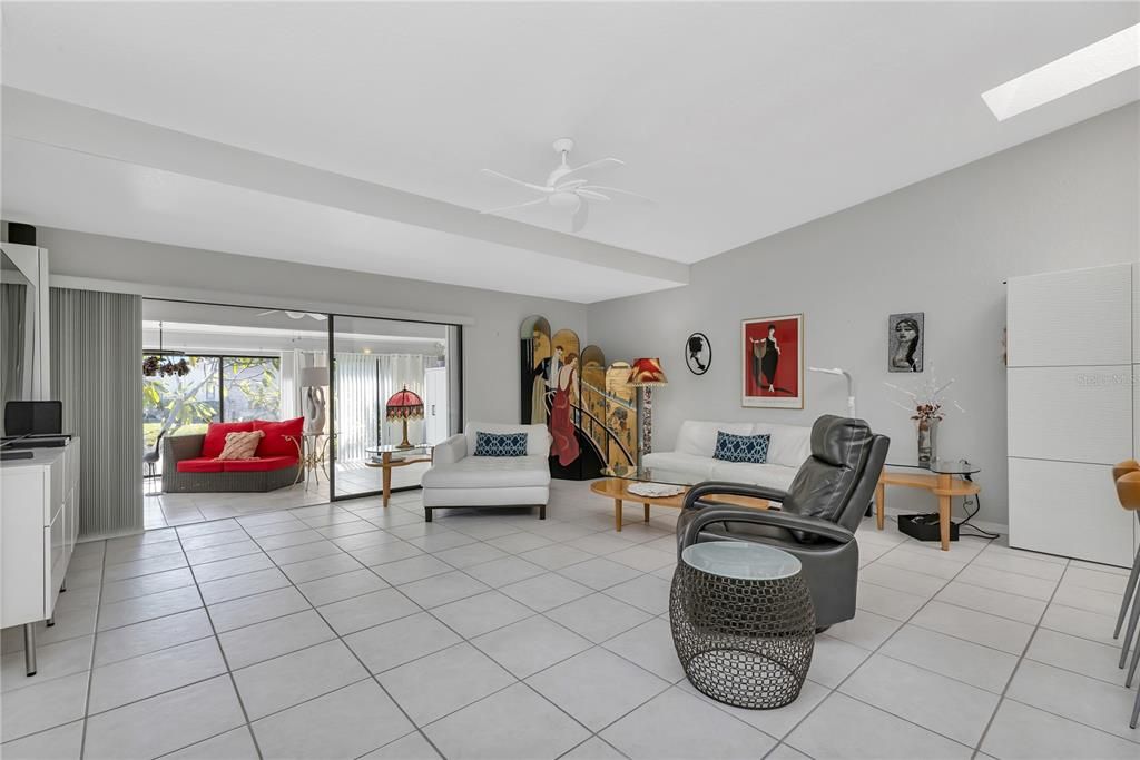 For Sale: $325,000 (3 beds, 2 baths, 2582 Square Feet)