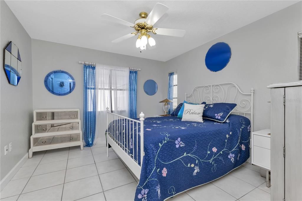 For Sale: $325,000 (3 beds, 2 baths, 2582 Square Feet)
