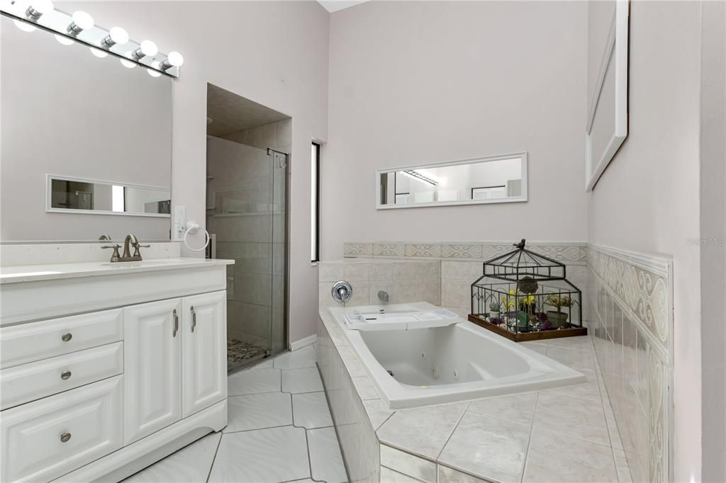 For Sale: $325,000 (3 beds, 2 baths, 2582 Square Feet)