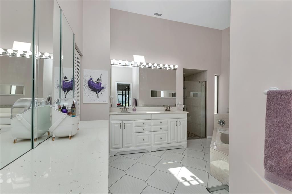 For Sale: $325,000 (3 beds, 2 baths, 2582 Square Feet)