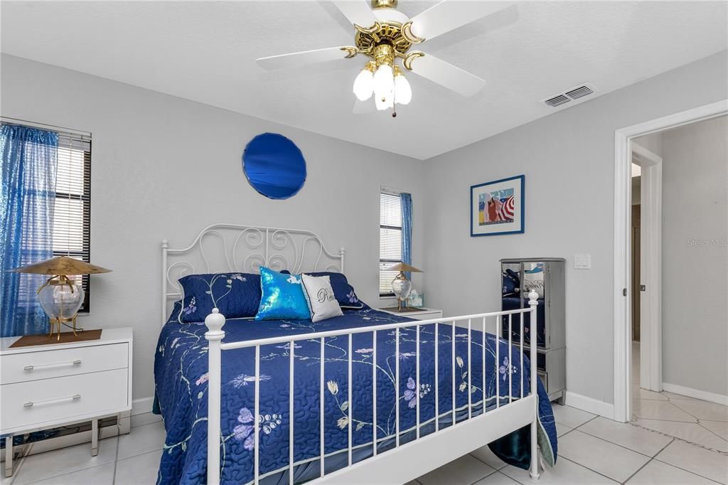 For Sale: $325,000 (3 beds, 2 baths, 2582 Square Feet)