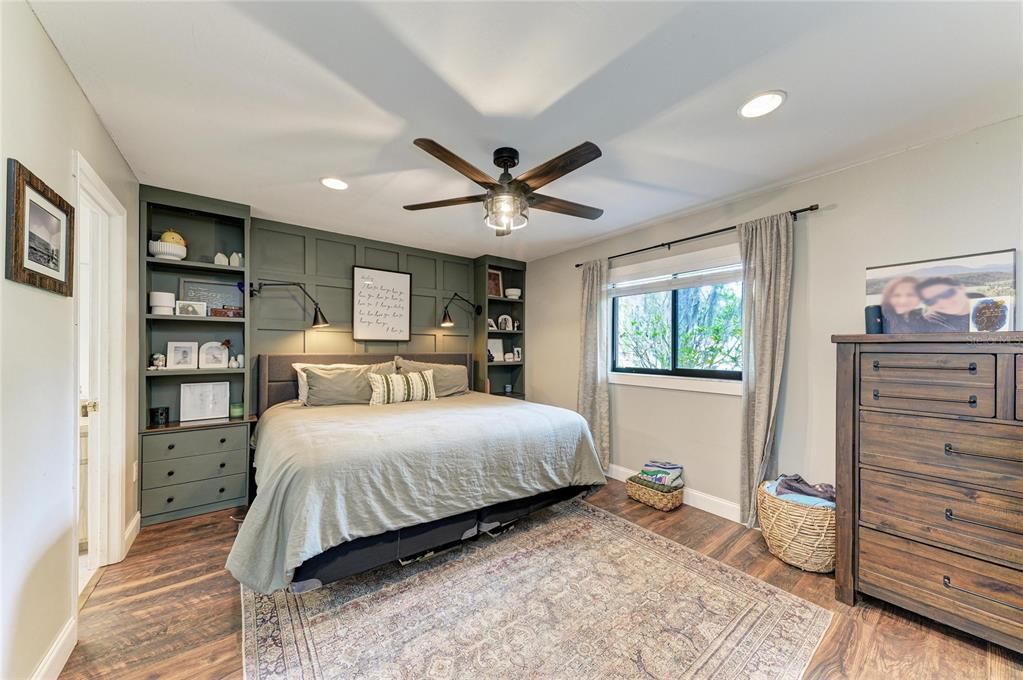 For Sale: $405,000 (3 beds, 2 baths, 1656 Square Feet)