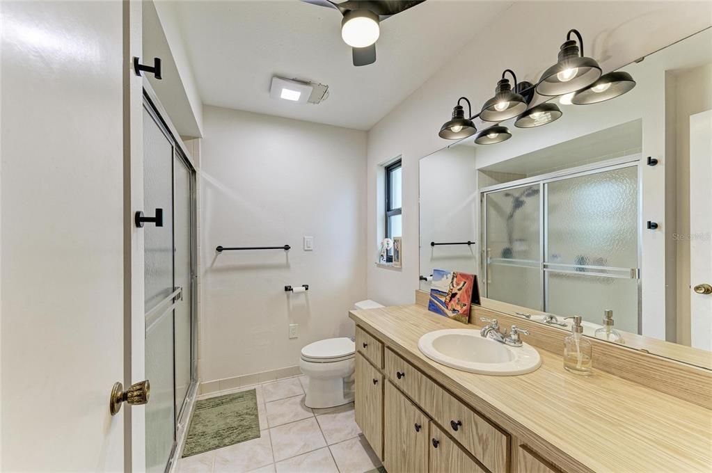 For Sale: $405,000 (3 beds, 2 baths, 1656 Square Feet)