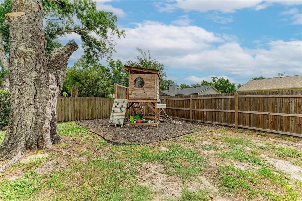 For Sale: $405,000 (3 beds, 2 baths, 1656 Square Feet)
