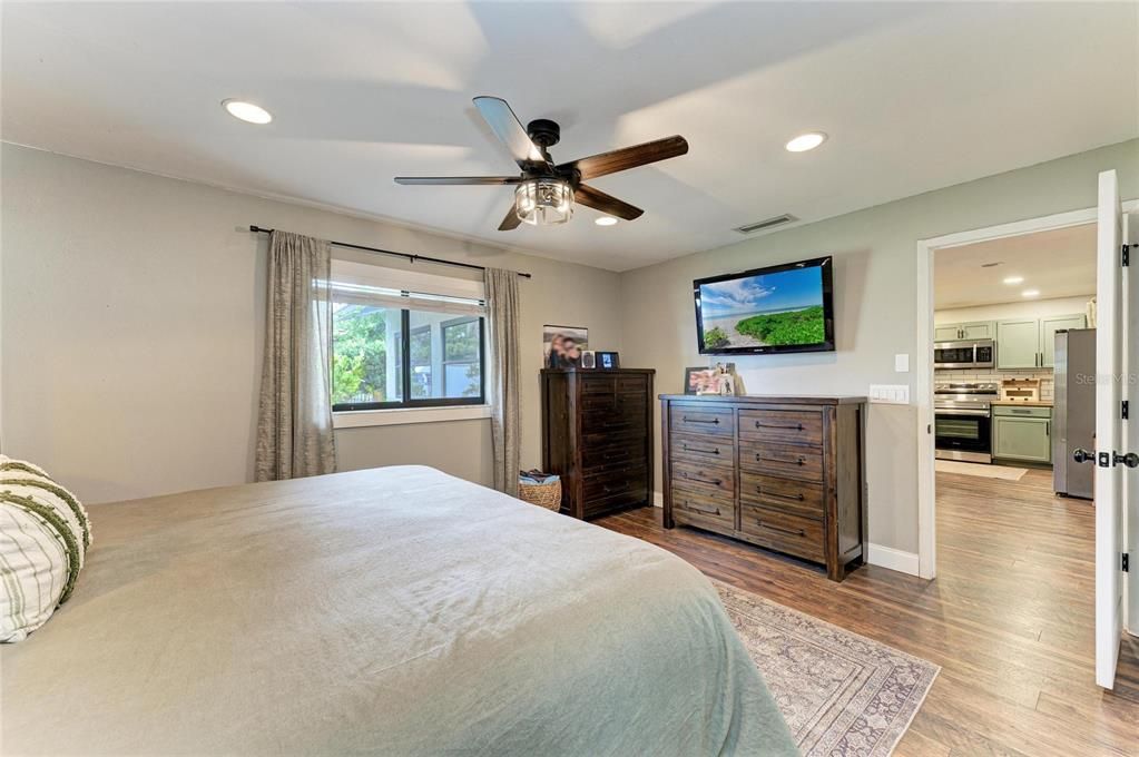 For Sale: $405,000 (3 beds, 2 baths, 1656 Square Feet)