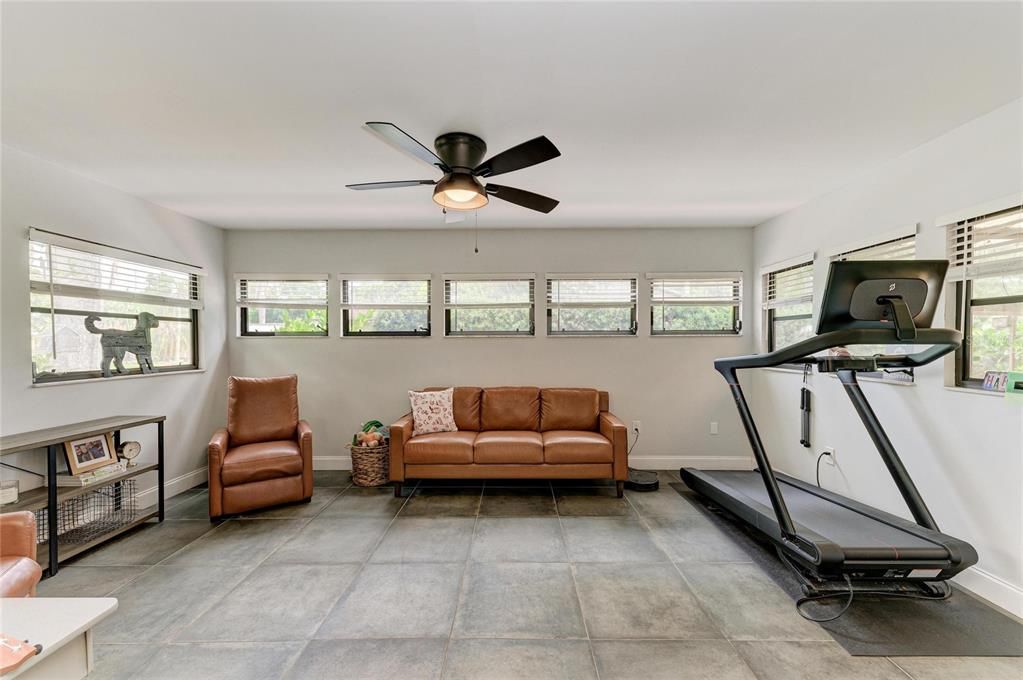 For Sale: $405,000 (3 beds, 2 baths, 1656 Square Feet)