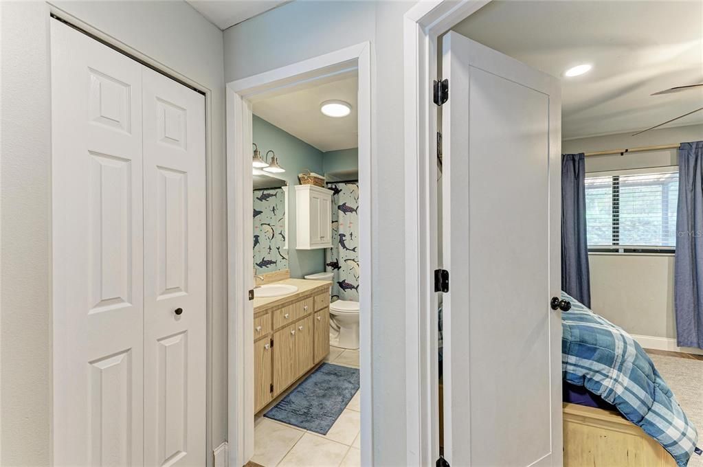 For Sale: $405,000 (3 beds, 2 baths, 1656 Square Feet)