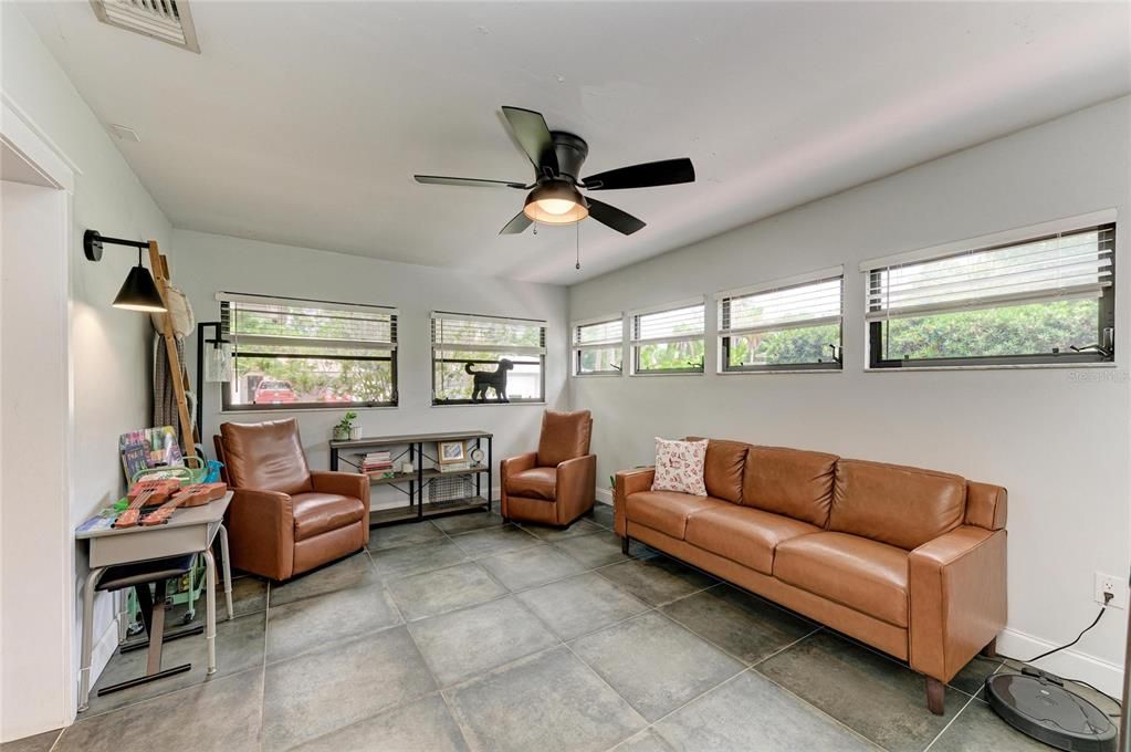 For Sale: $405,000 (3 beds, 2 baths, 1656 Square Feet)