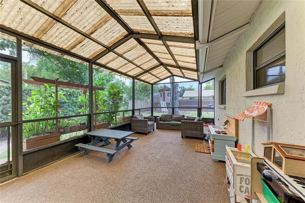 For Sale: $405,000 (3 beds, 2 baths, 1656 Square Feet)