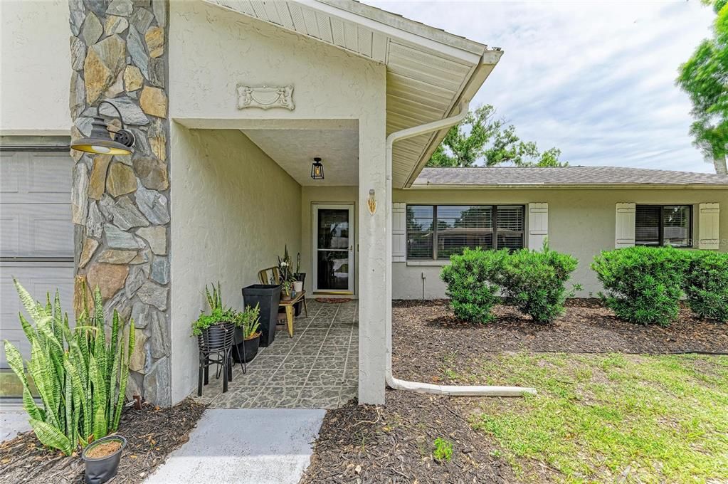 For Sale: $405,000 (3 beds, 2 baths, 1656 Square Feet)