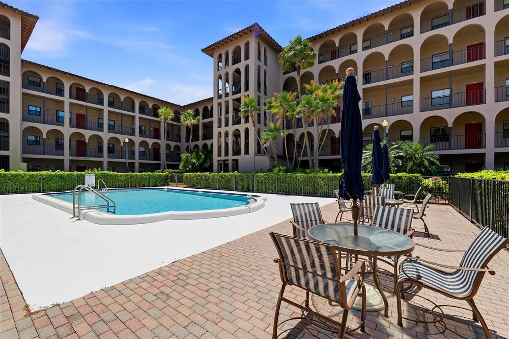 For Sale: $270,000 (2 beds, 2 baths, 1114 Square Feet)