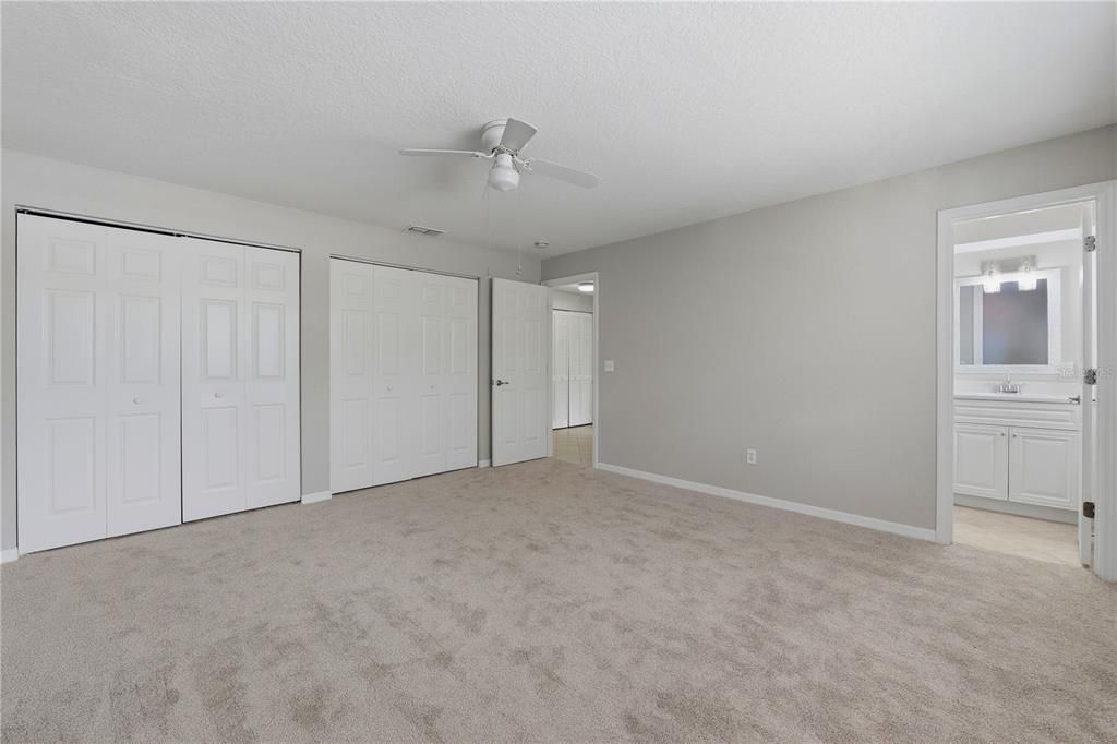 For Sale: $270,000 (2 beds, 2 baths, 1114 Square Feet)