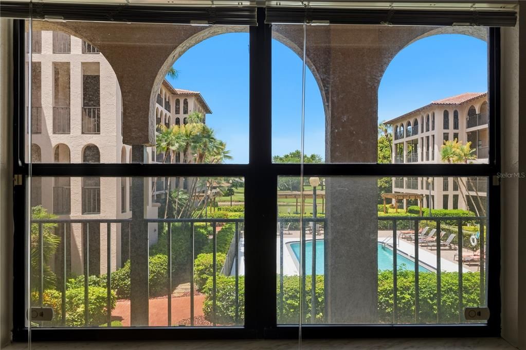 For Sale: $270,000 (2 beds, 2 baths, 1114 Square Feet)