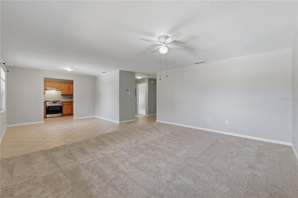 For Sale: $270,000 (2 beds, 2 baths, 1114 Square Feet)